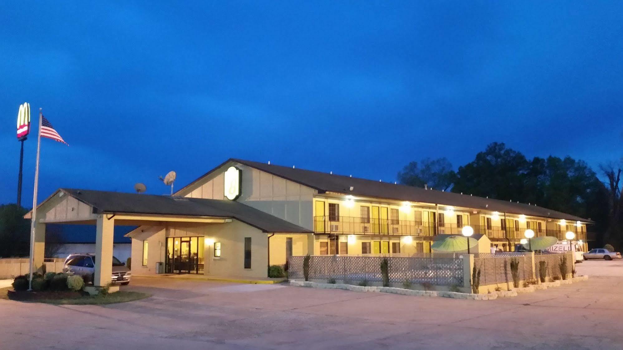 Super 8 By Wyndham Clarksville Ar Dış mekan fotoğraf